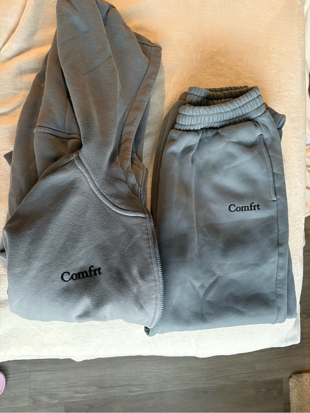 Comftr Unisex Gray Zip Hoodie - Comftr